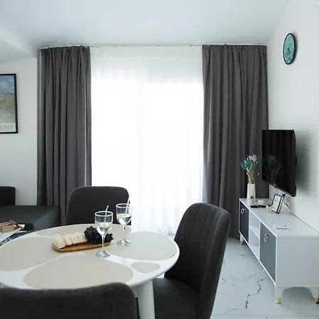 Art Life Apartment
